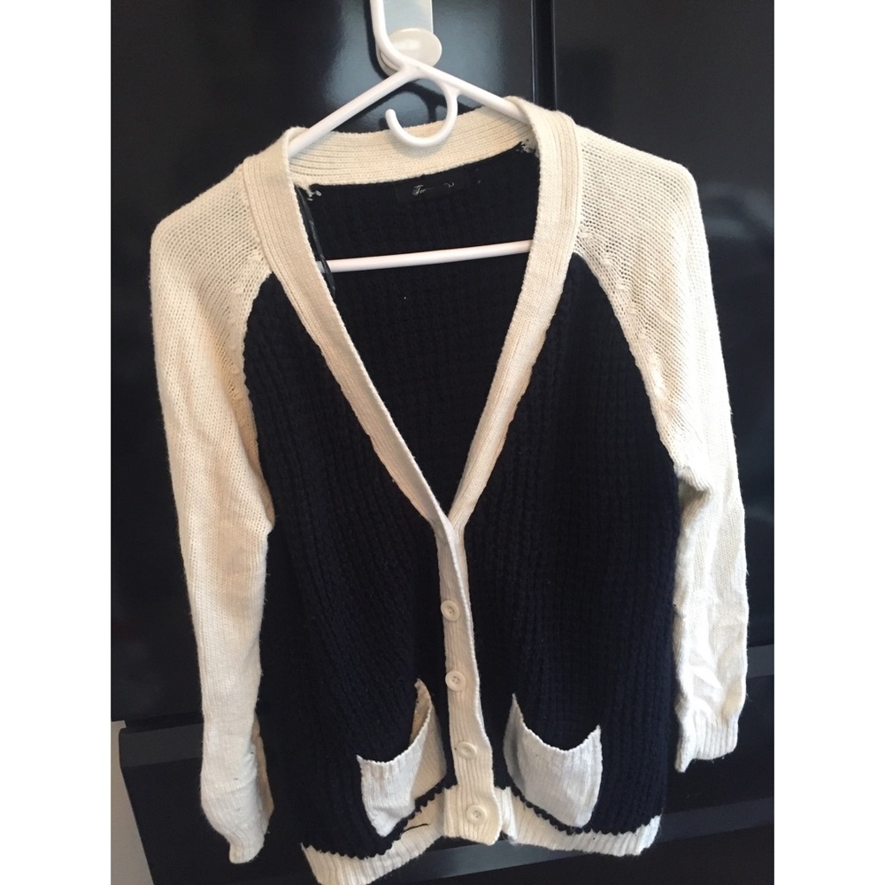 Forever 21 Cardigan sweater